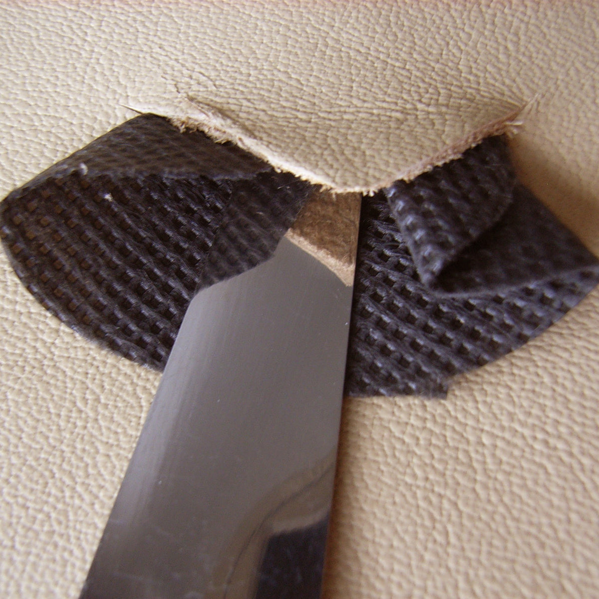 Spatula long with wood handle and gold logo